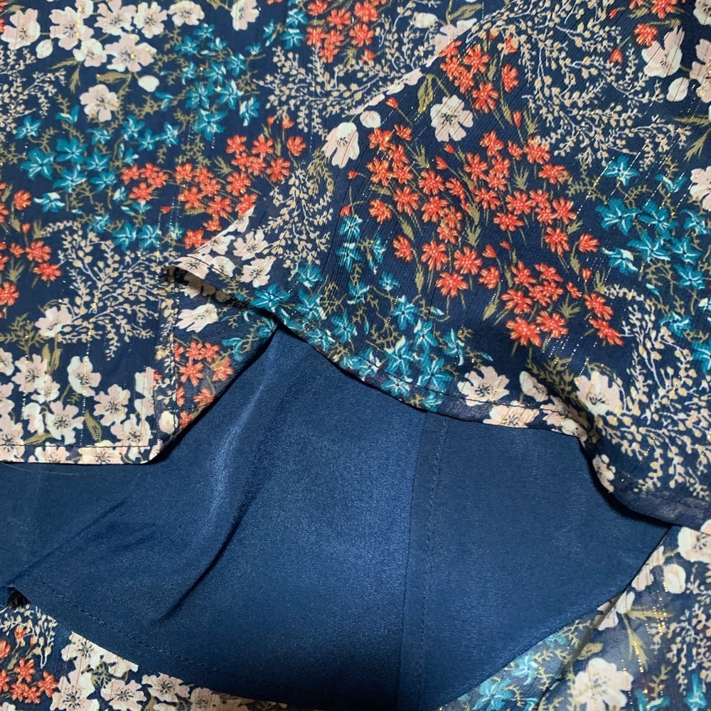 Wonderly Navy Floral Blouse with Orange and Cream Accents Ruffle Sleeves! - Picture 11 of 14
